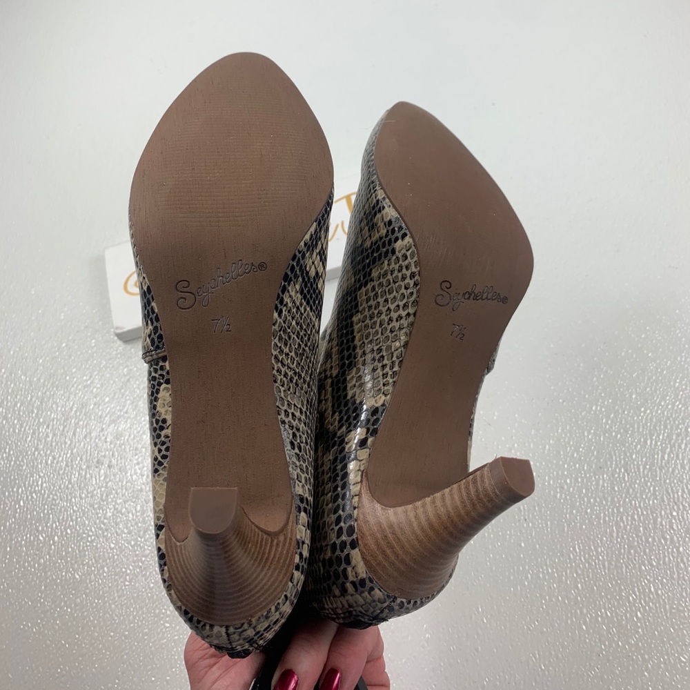 Seychelles Lasting Impression Python Booties Nwot - image 5